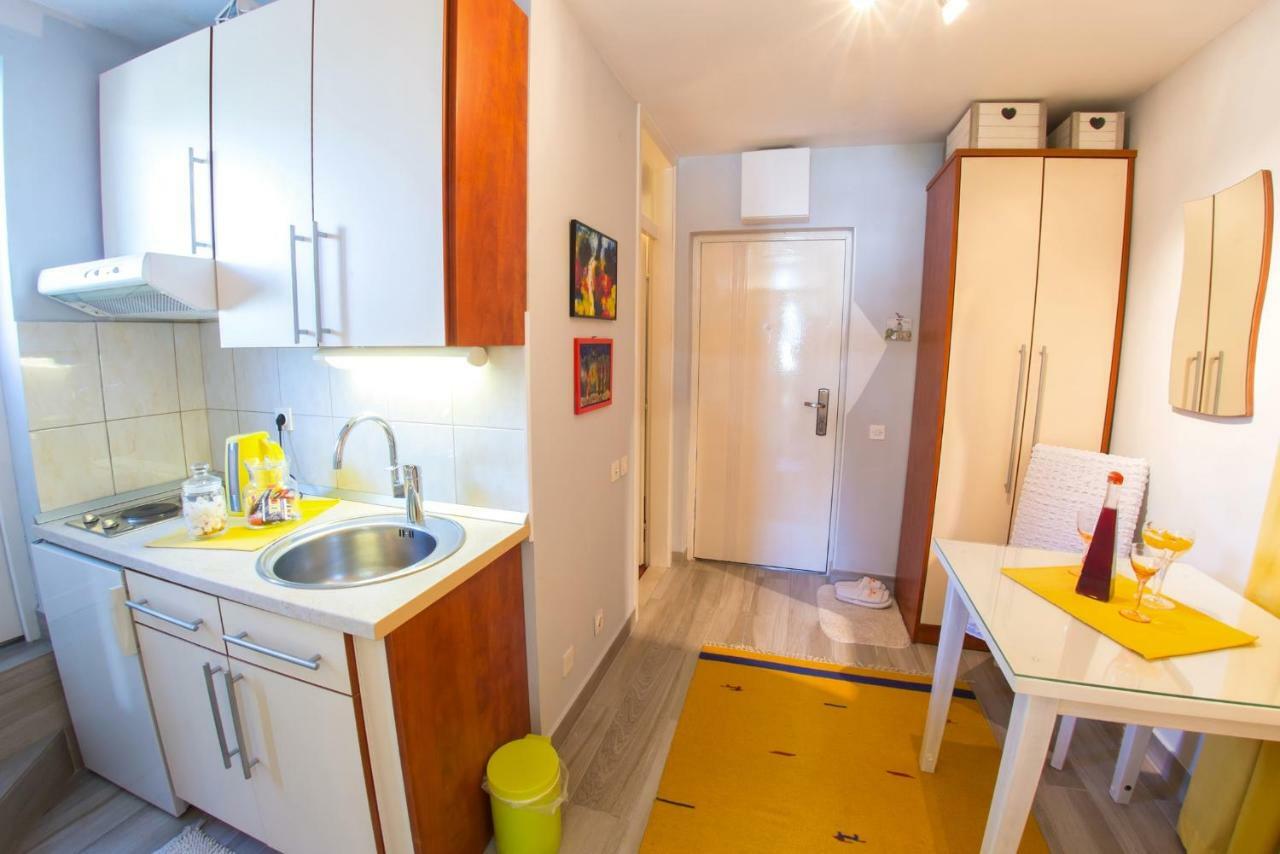 Yellow Lily Mostar Apartman Екстер'єр фото