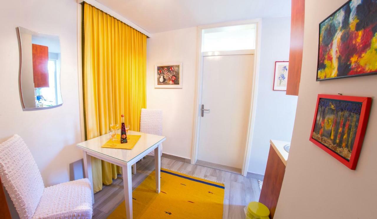 Yellow Lily Mostar Apartman Екстер'єр фото